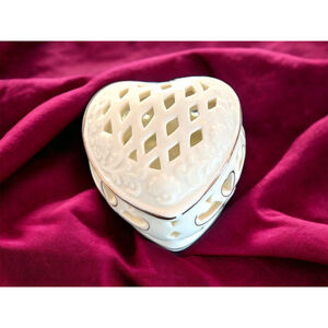 Cream and Gold Heart Jewelry Box Lidded Ring Box Lattice Lidded Floral Design